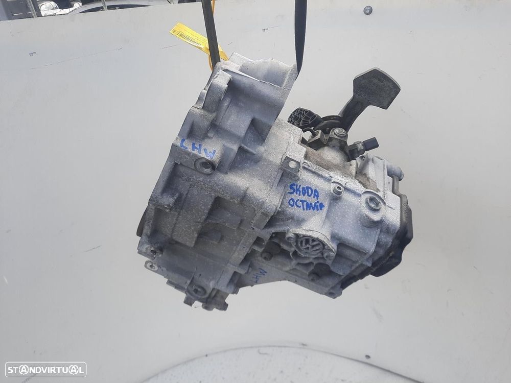 CAIXA VELOCIDADES SKODA OCTAVIA II 2011 -LHW - 2