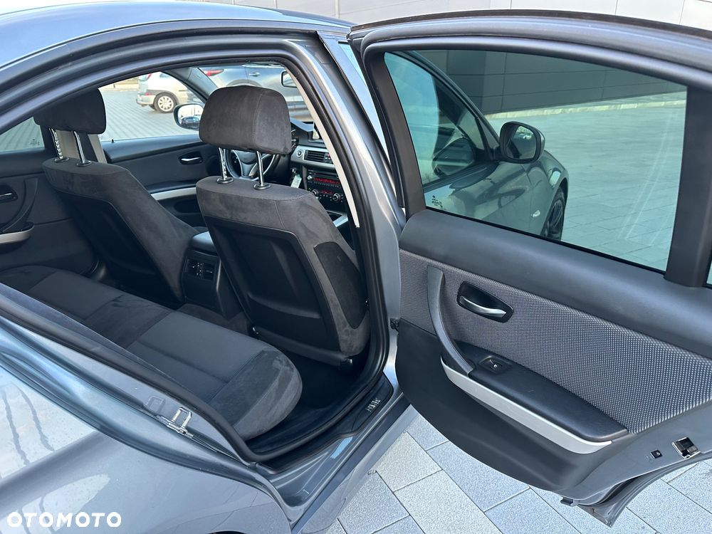 BMW Seria 3 320d DPF Edition Sport - 9