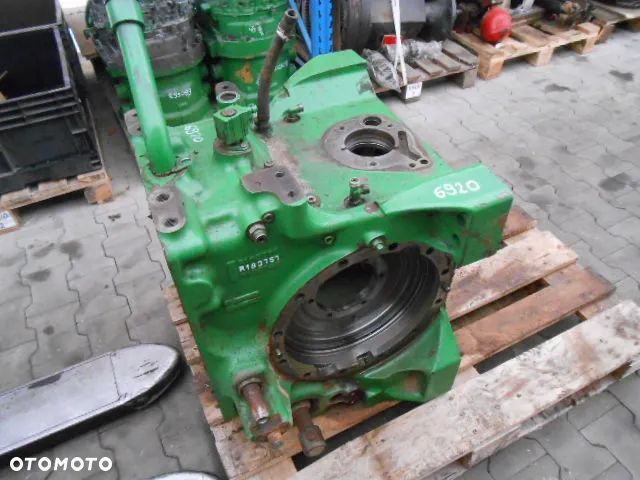 Obudowa tylnego mostu IVT John Deere 6920 - 1