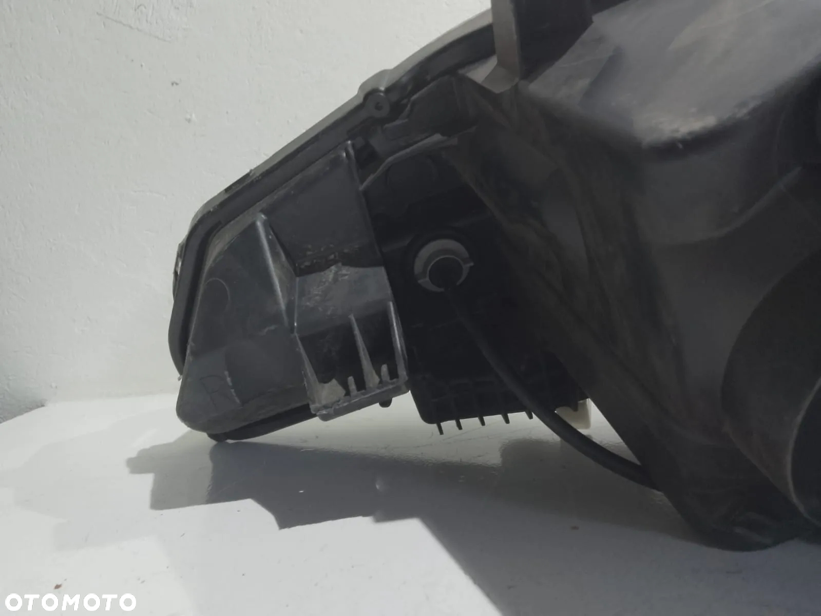 LAMPA PRAWY PRZÓD EU LED 260105SH5A NISSAN LEAF II 2 17- - 12