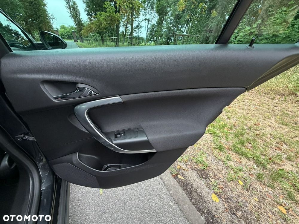 Opel Insignia - 32