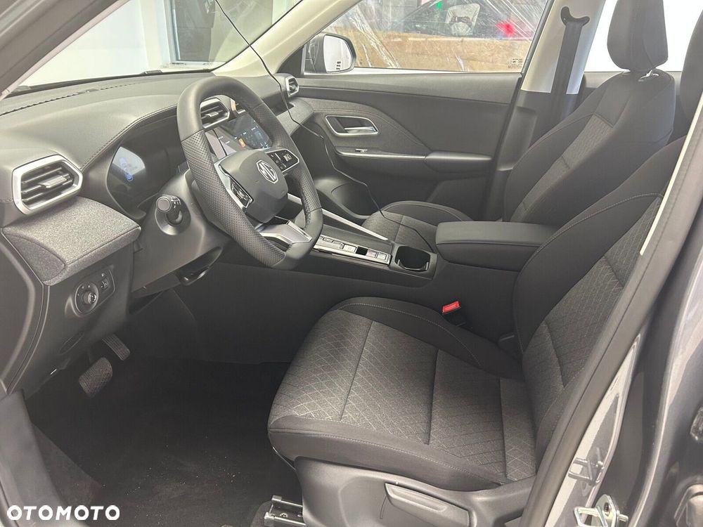 MG ZS Hybrid+ - 8