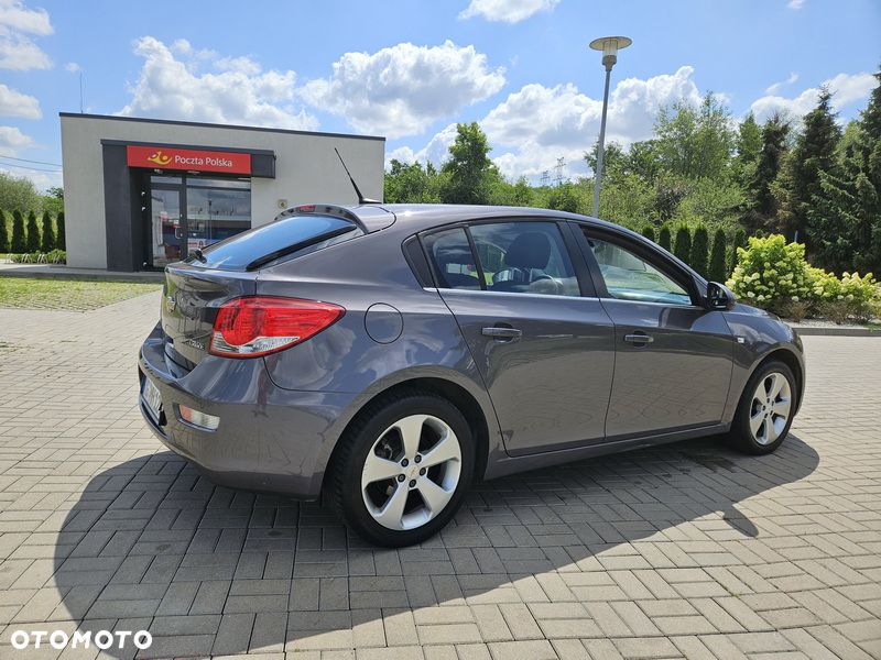 Chevrolet Cruze 1.8 LT - 3