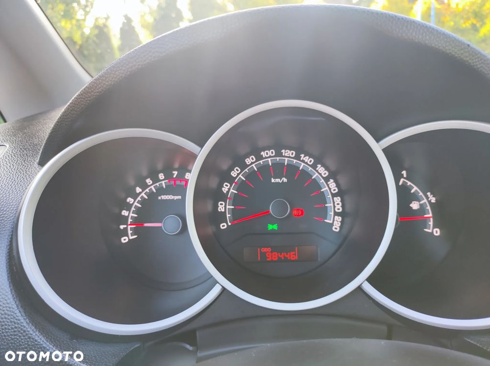 Kia Venga 1.6 L - 14