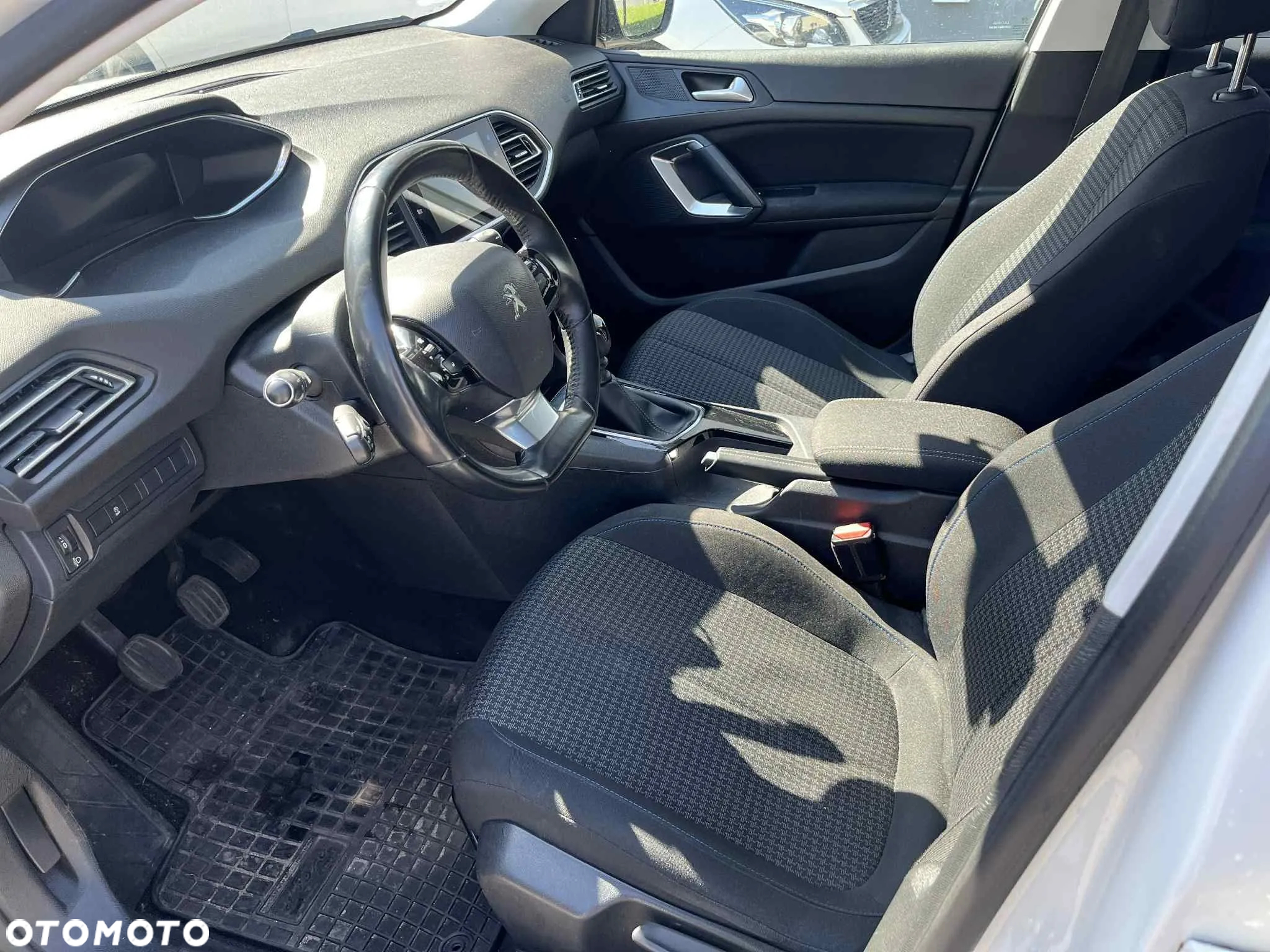 Peugeot 308 BlueHDi FAP 130 Stop & Start Style - 9