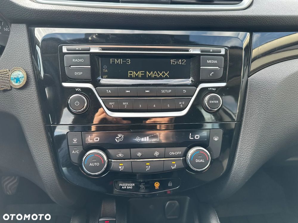 Nissan Qashqai 1.2 DIG-T Acenta EU6 - 17