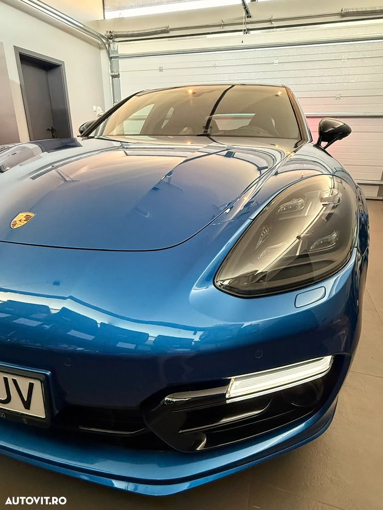 Porsche Panamera 4 E-Hybrid - 6