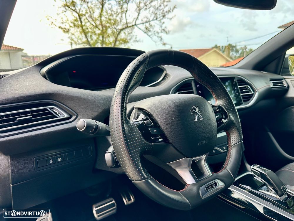 Peugeot 308 SW 1.5 BlueHDi GT EAT8 - 24