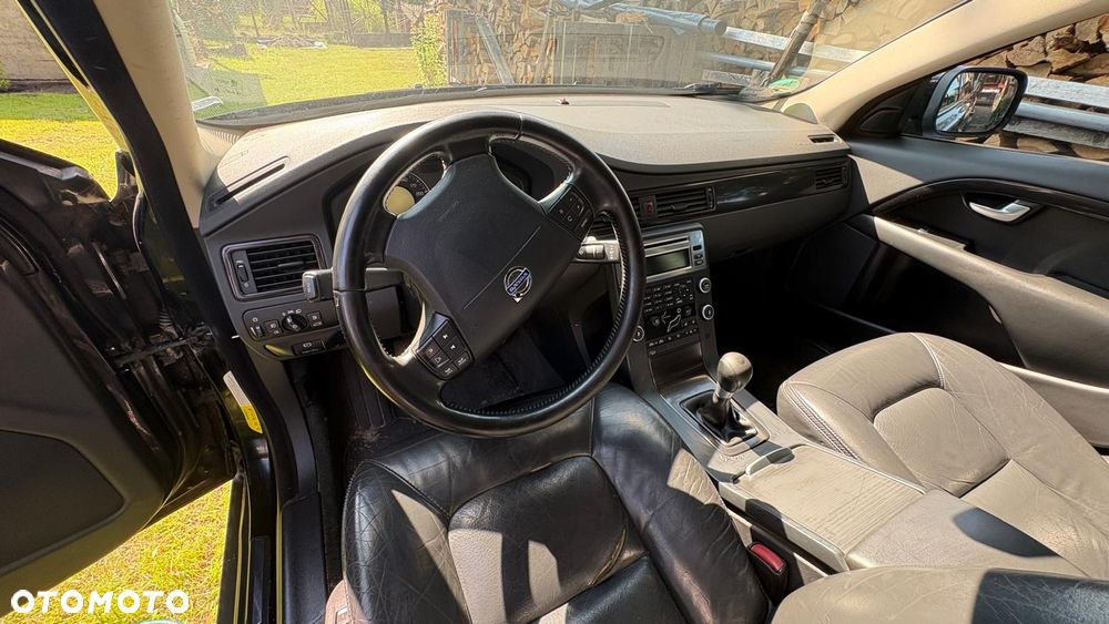 Volvo XC 70 D5 AWD Momentum - 8