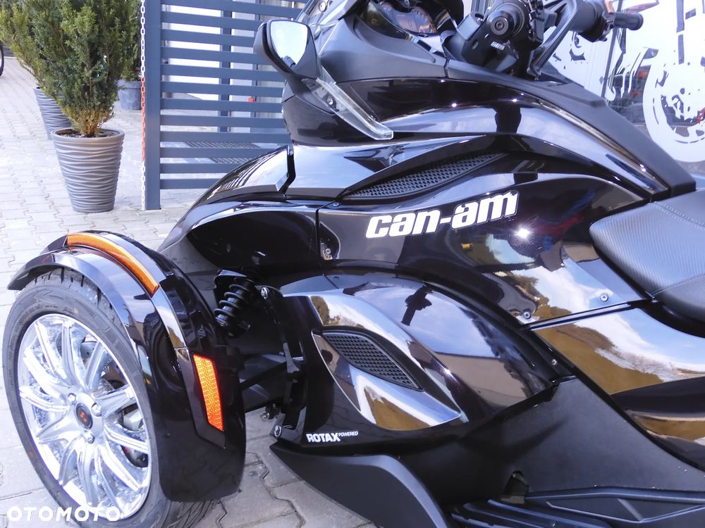 Can-Am Spyder - 27