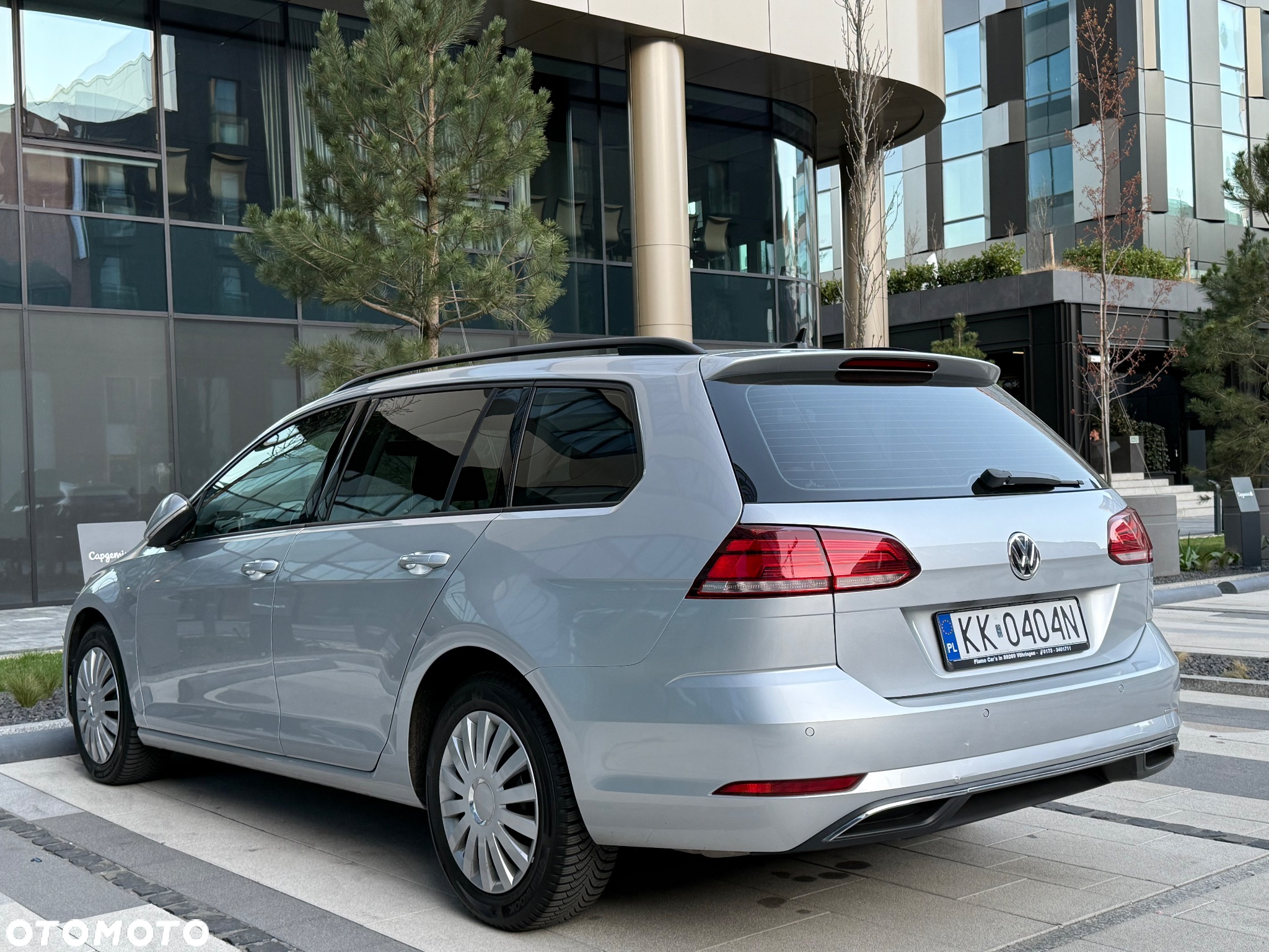 Volkswagen Golf 2.0 TDI BlueMotion Technology DSG Comfortline - 4