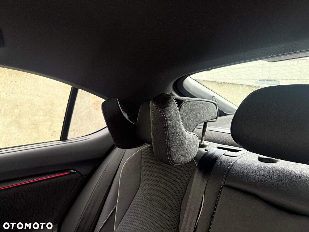 Skoda Superb 2.0 TDI SCR 4x4 Sportline DSG - 38