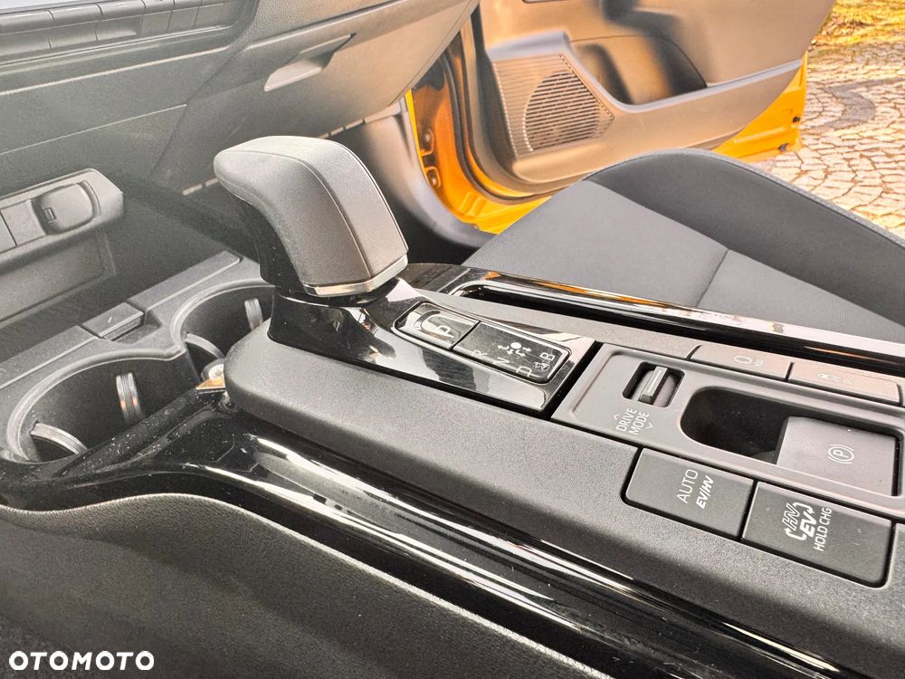 Toyota Prius 2.0 Hybrid Prestige - 8