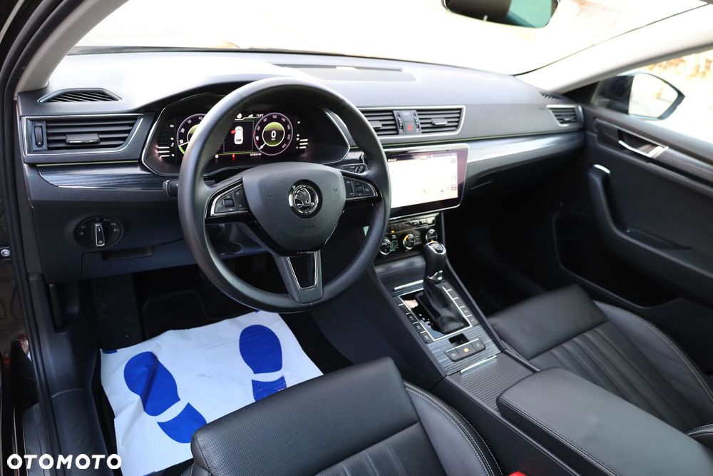 Skoda Superb 2.0 TDI DSG Premium Edition - 18