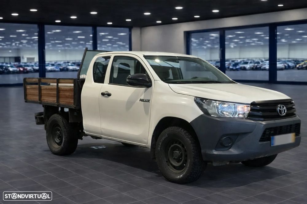 Toyota Hilux 2.4 D-4D 2WD CE 3L - 3