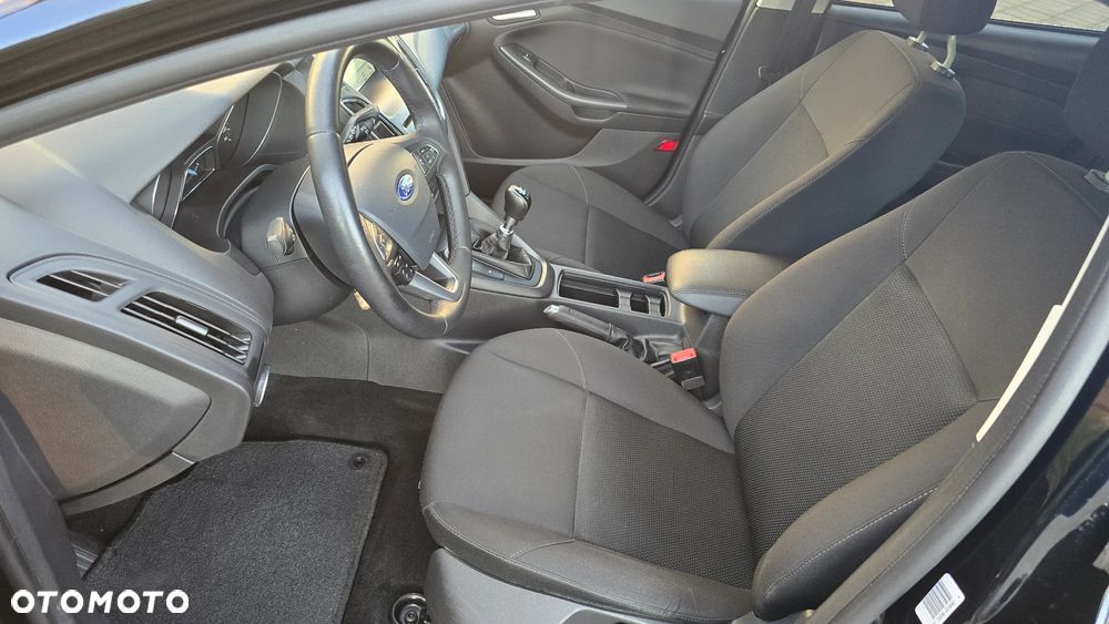 Ford Focus 1.0 EcoBoost Gold X (Trend) - 28