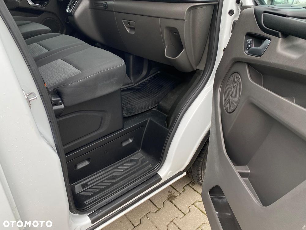 Ford TRANSIT CUSTOM - 18