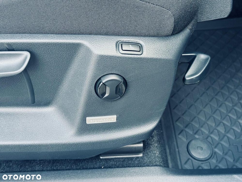 Volkswagen Touran - 23