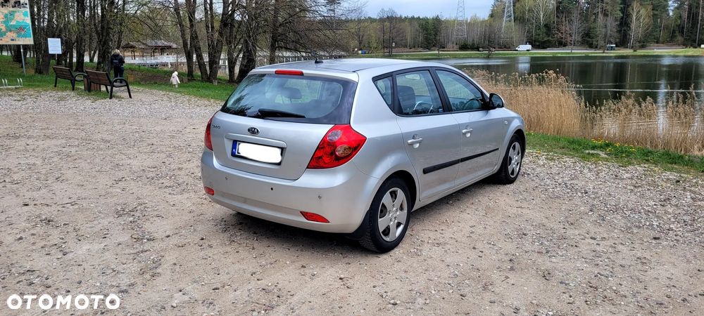 Kia Ceed 1.6 Comfort + - 11