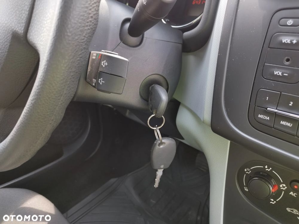 Dacia Sandero 1.2 16V - 22