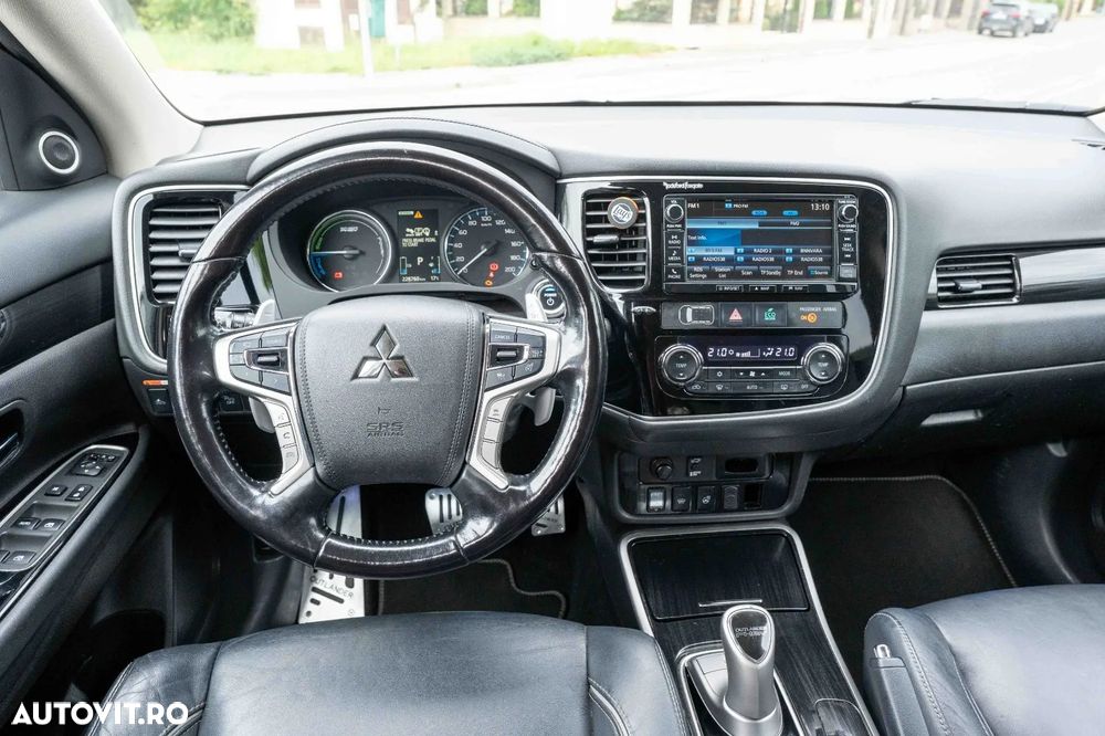 Mitsubishi Outlander - 15