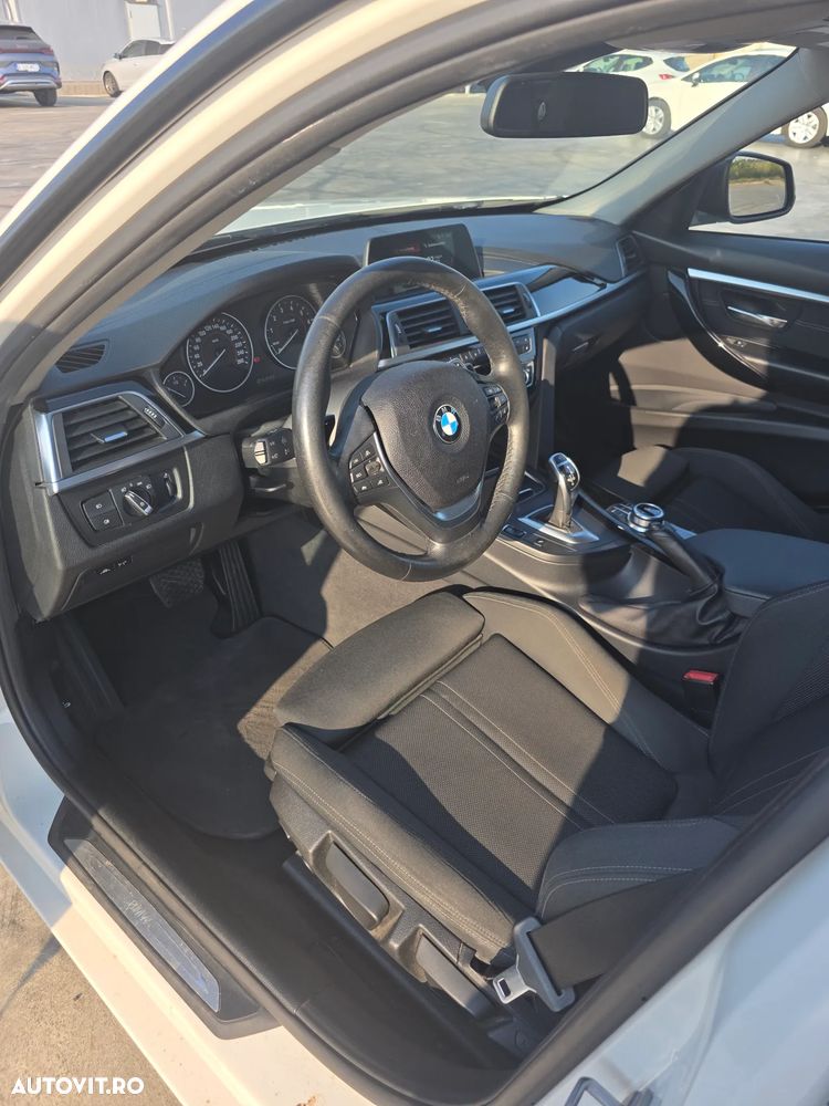 BMW Seria 3 330i xDrive AT Sport Line - 9