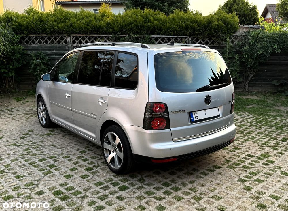 Volkswagen Touran 1.9 TDI Highline - 25