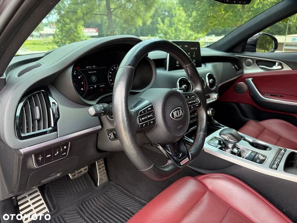Kia Stinger - 14
