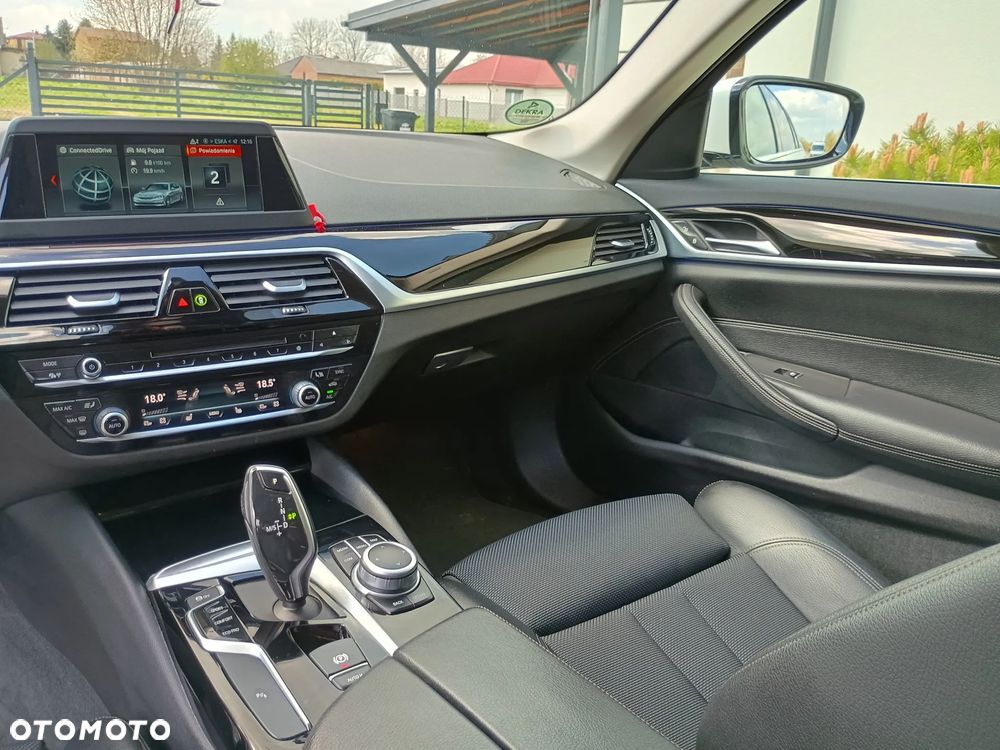 BMW Seria 5 520d xDrive Sport Line - 9