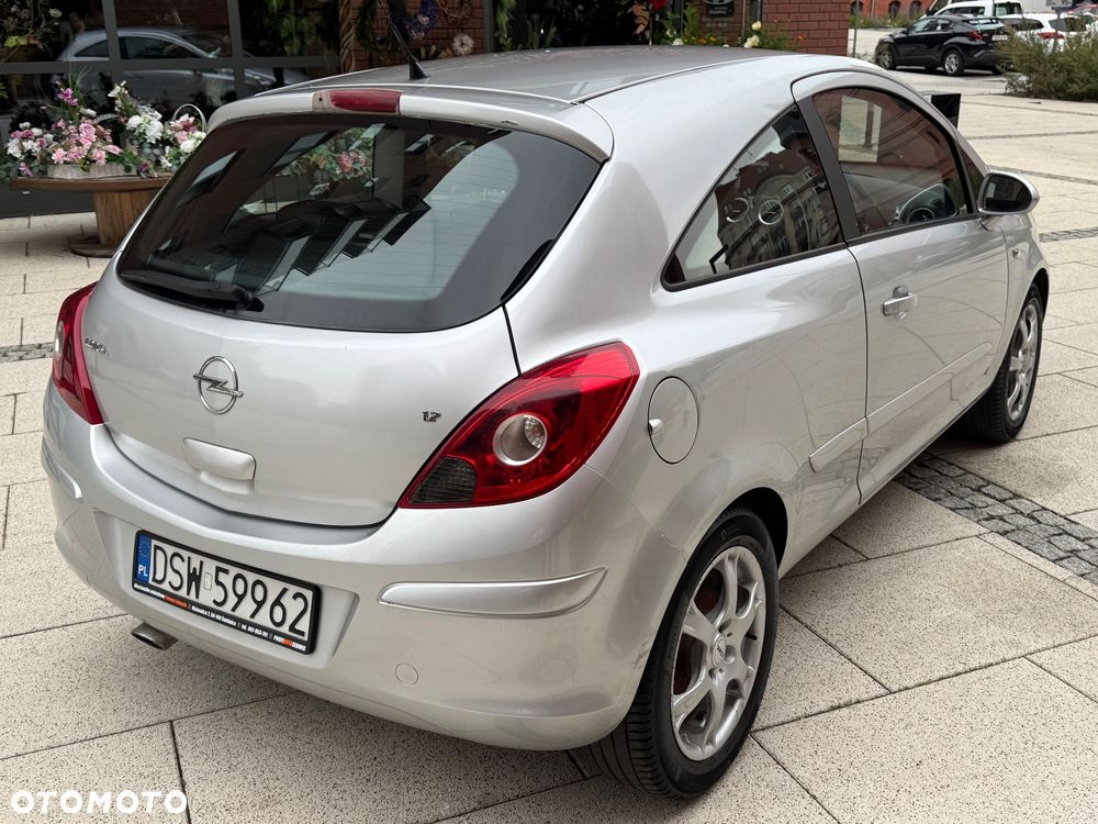Opel Corsa 1.2 16V Cosmo - 3