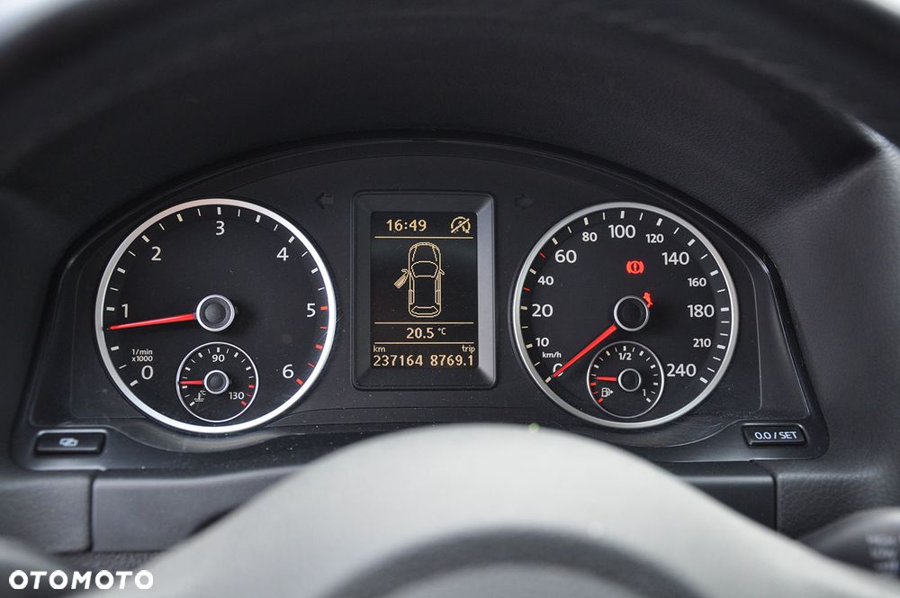 Volkswagen Tiguan 2.0 TDI DPF BlueMotion Technology Sport & Style - 39