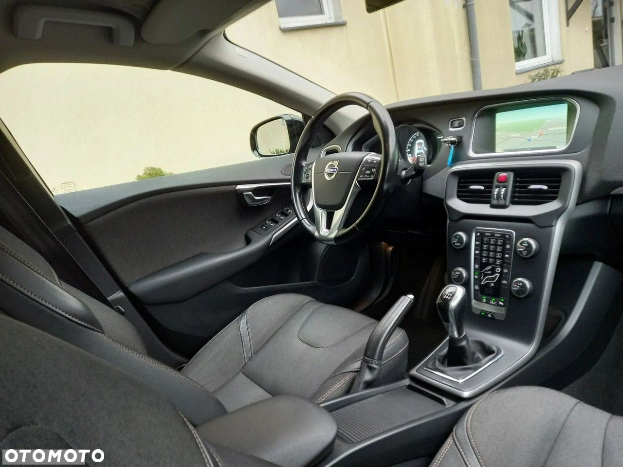 Volvo V40 Cross Country D2 Momentum - 22