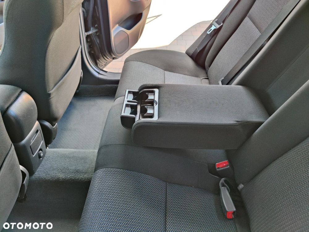 Toyota Avensis 2.0 D-4D Sol plus+NAVI - 15