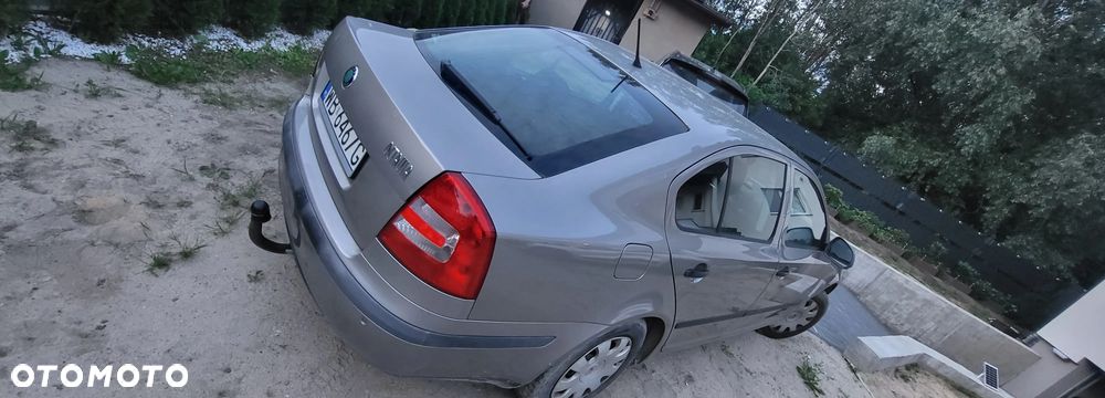 Skoda Octavia 1.6 Tour - 12
