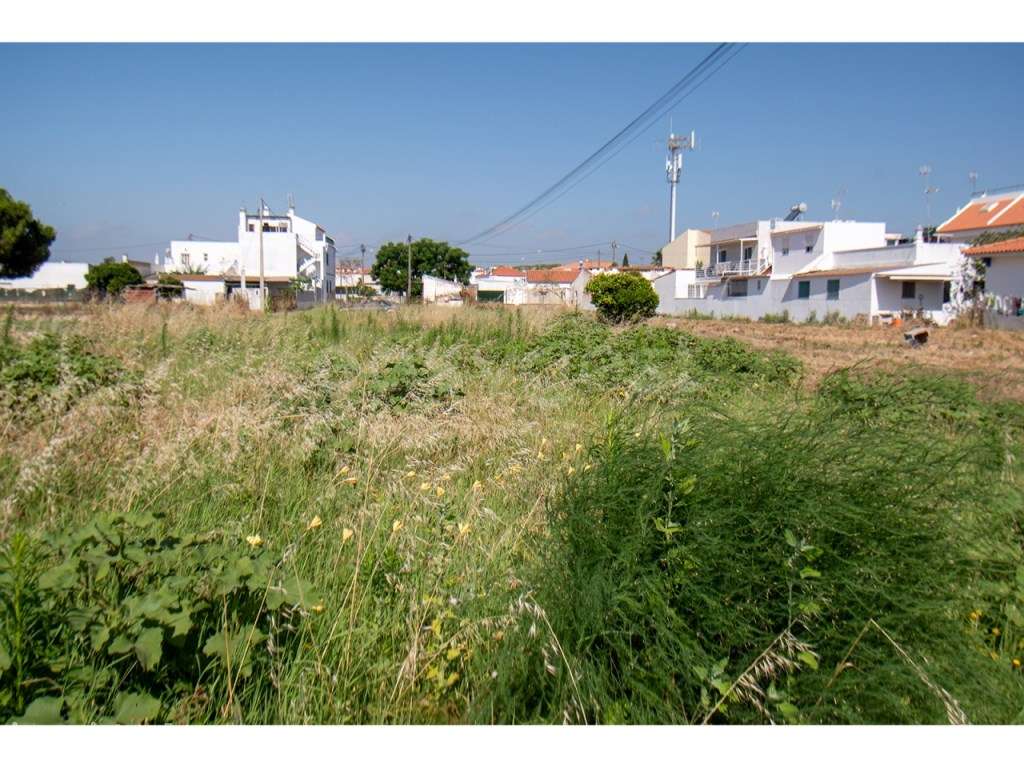 Moradia para recuperar ou reconstruir em terreno urbano 590m2 + 926... - Grande imagem: 3/38