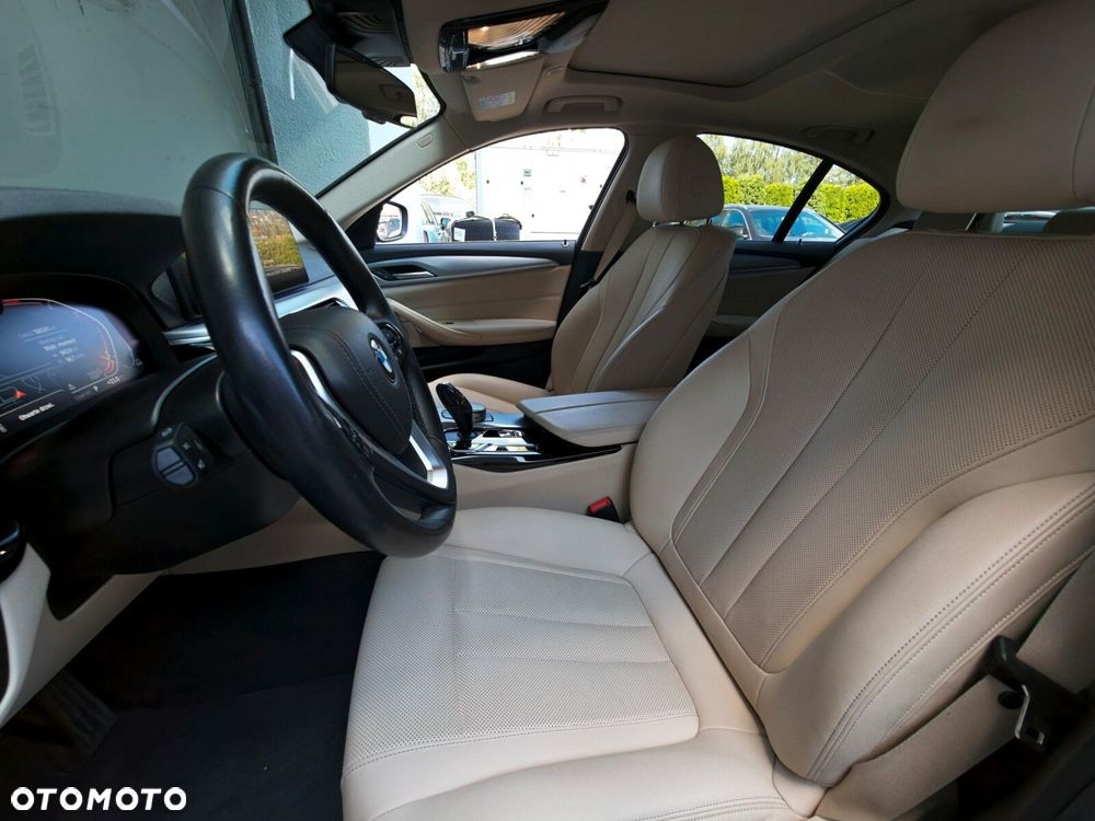 BMW Seria 5 520d xDrive mHEV - 9