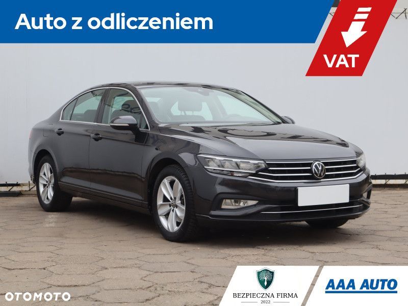 Volkswagen Passat - 2