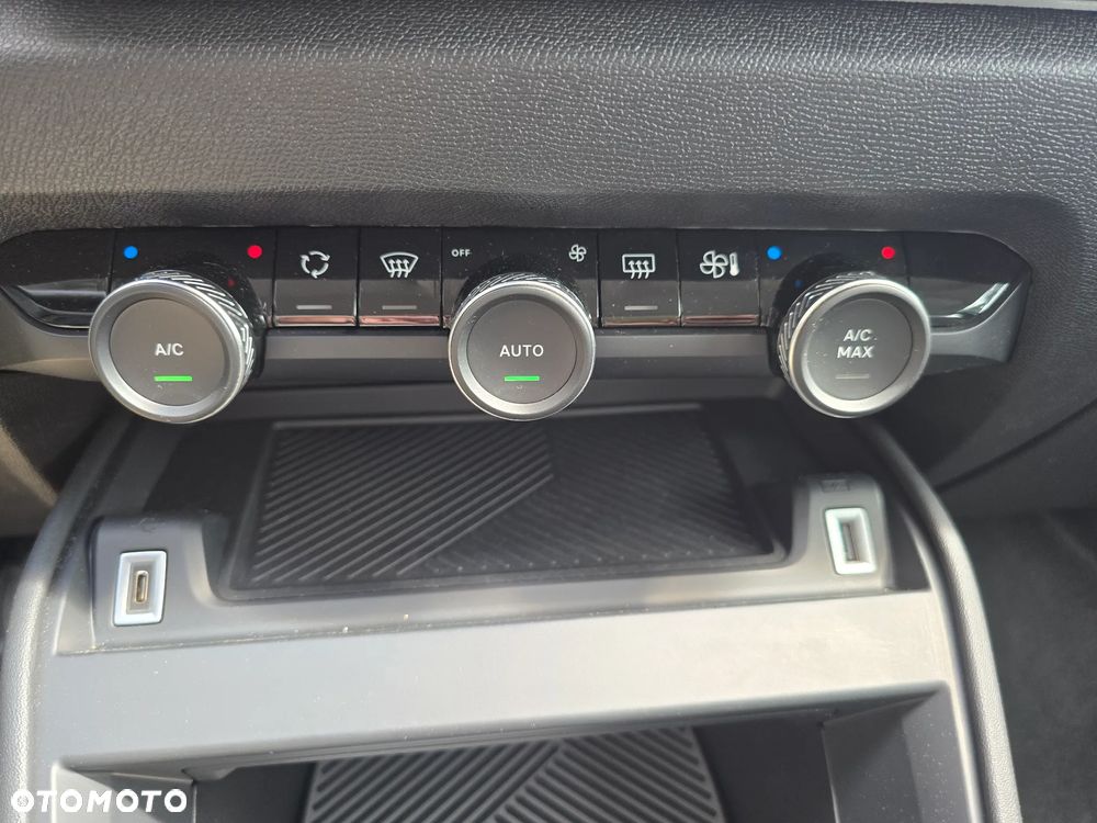 Citroën C4 BlueHDi 130 Stop&Start EAT8 SHINE - 31