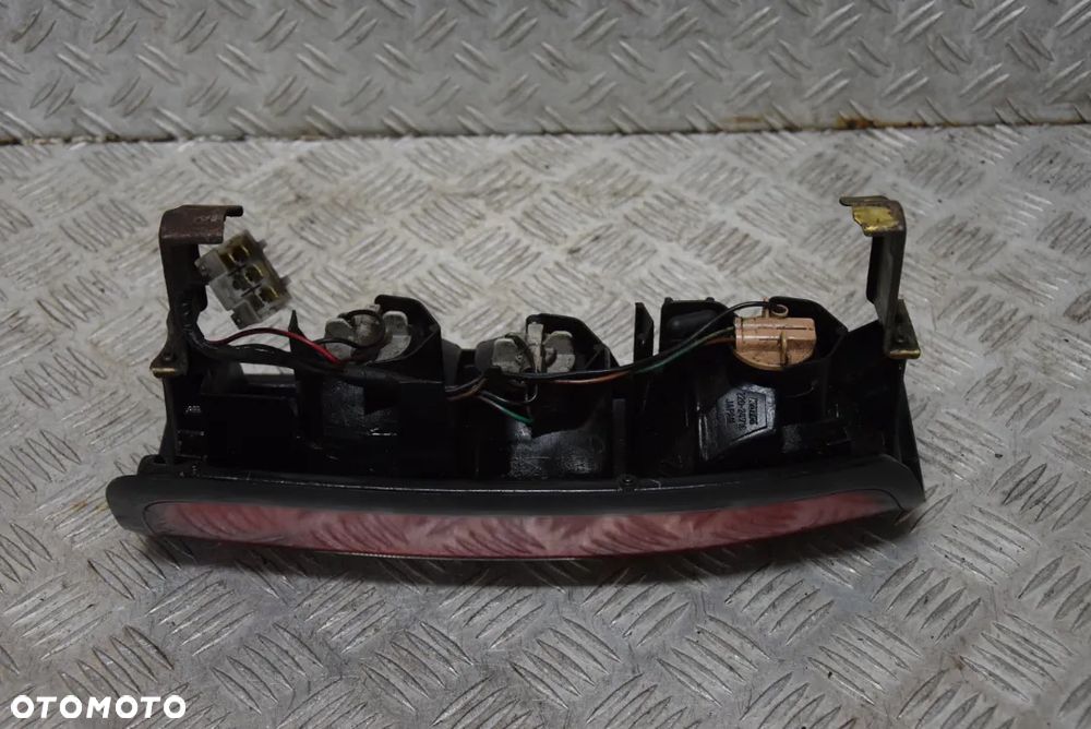 NISSAN NAVARA D22 LAMPA LEWA TYŁ - 6