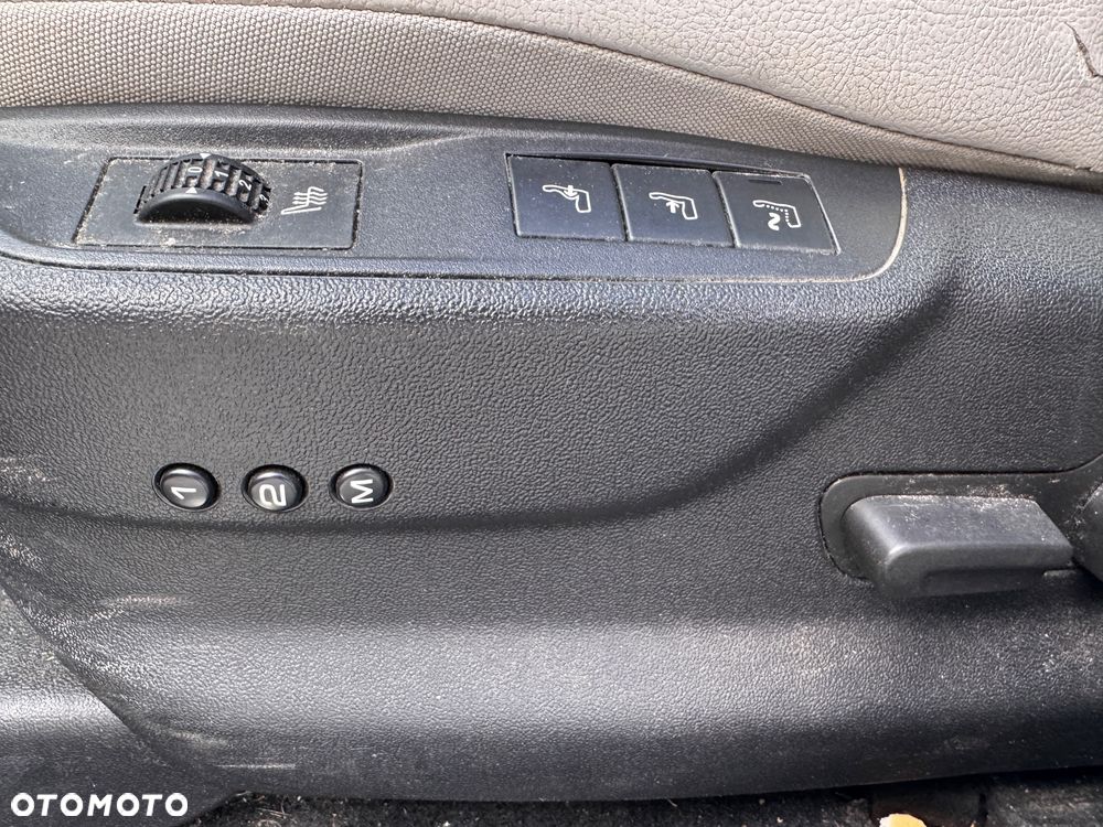 Citroën DS5 Hybrid4 EGS6 Business - 16