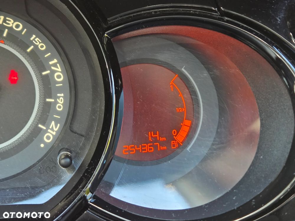 Citroën C3 e-HDi 90 FAP Exclusive - 10