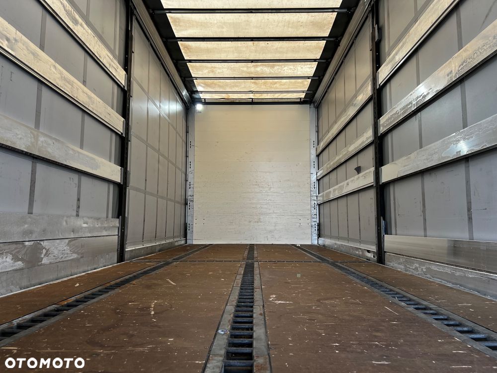 Mercedes-Benz ATEGO - 23