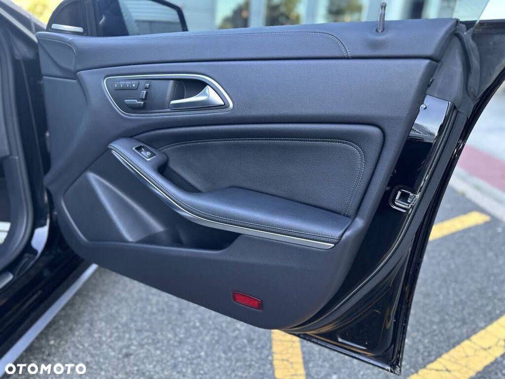 Mercedes-Benz CLA 45 AMG 4Matic 7G-DCT - 21