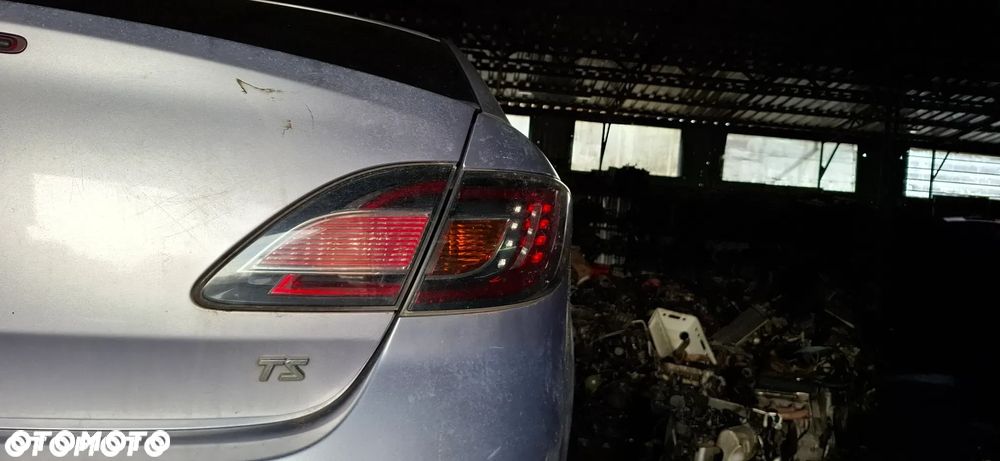 MAZDA 6 GH SEDAN lampa tylna w klapie  PRAWA - 1
