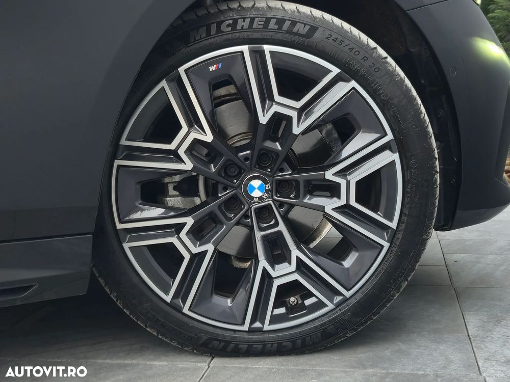 BMW Seria 5 520i Aut. M Sport Edition - 34