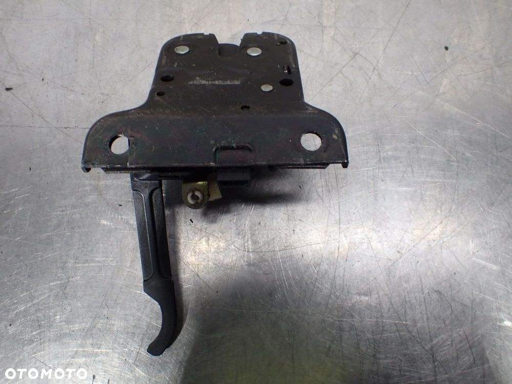 ZAMEK KLAPY BAGAŻNIKA AUDI A3 8P 2.0 TDI BKD - 2