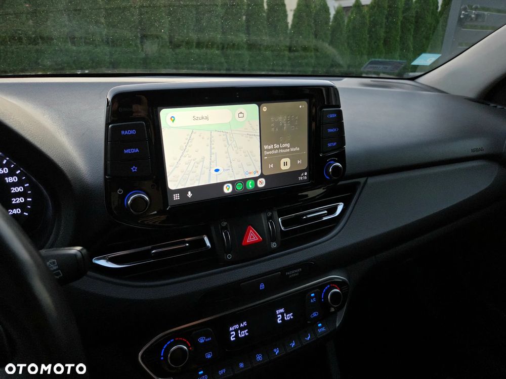 Hyundai i30 1.6 D Comfort DCT - 22