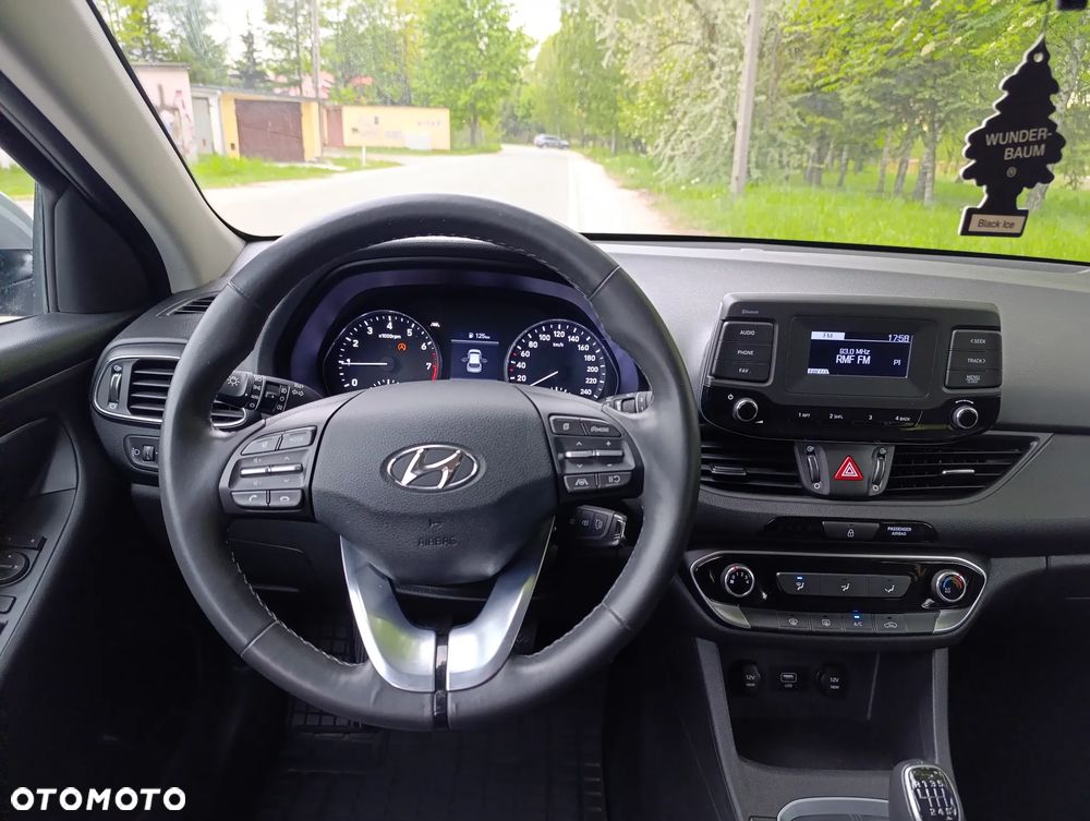 Hyundai i30 1.5 DPI Classic + - 25