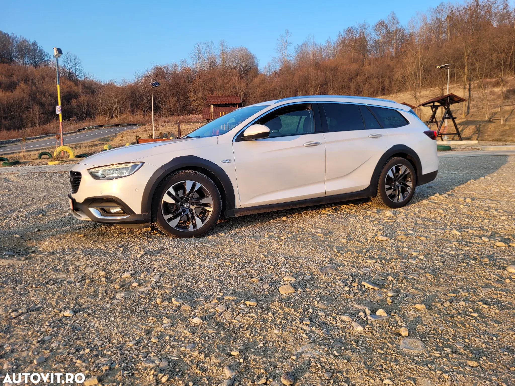 Opel Insignia Country Tourer 2.0 BiTrb D 4x4 Automatik Exclusive - 10