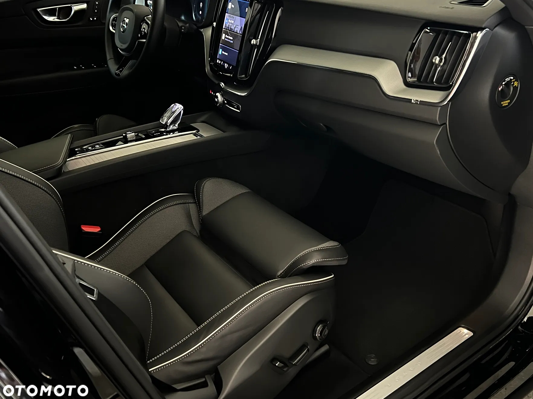Volvo XC 60 B4 D AWD Geartronic RDesign - 12